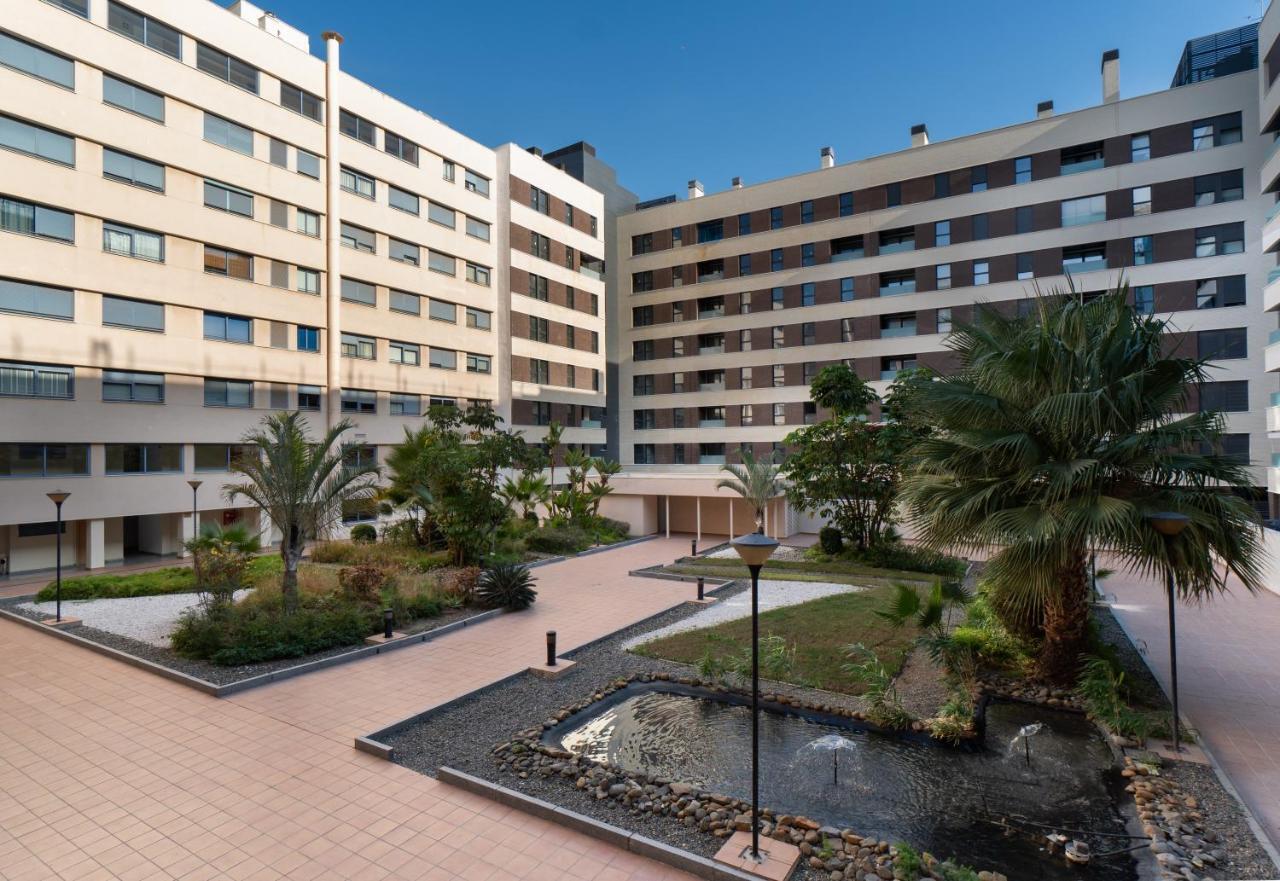 Malaga Centro Maria Zambrano Appartement Buitenkant foto